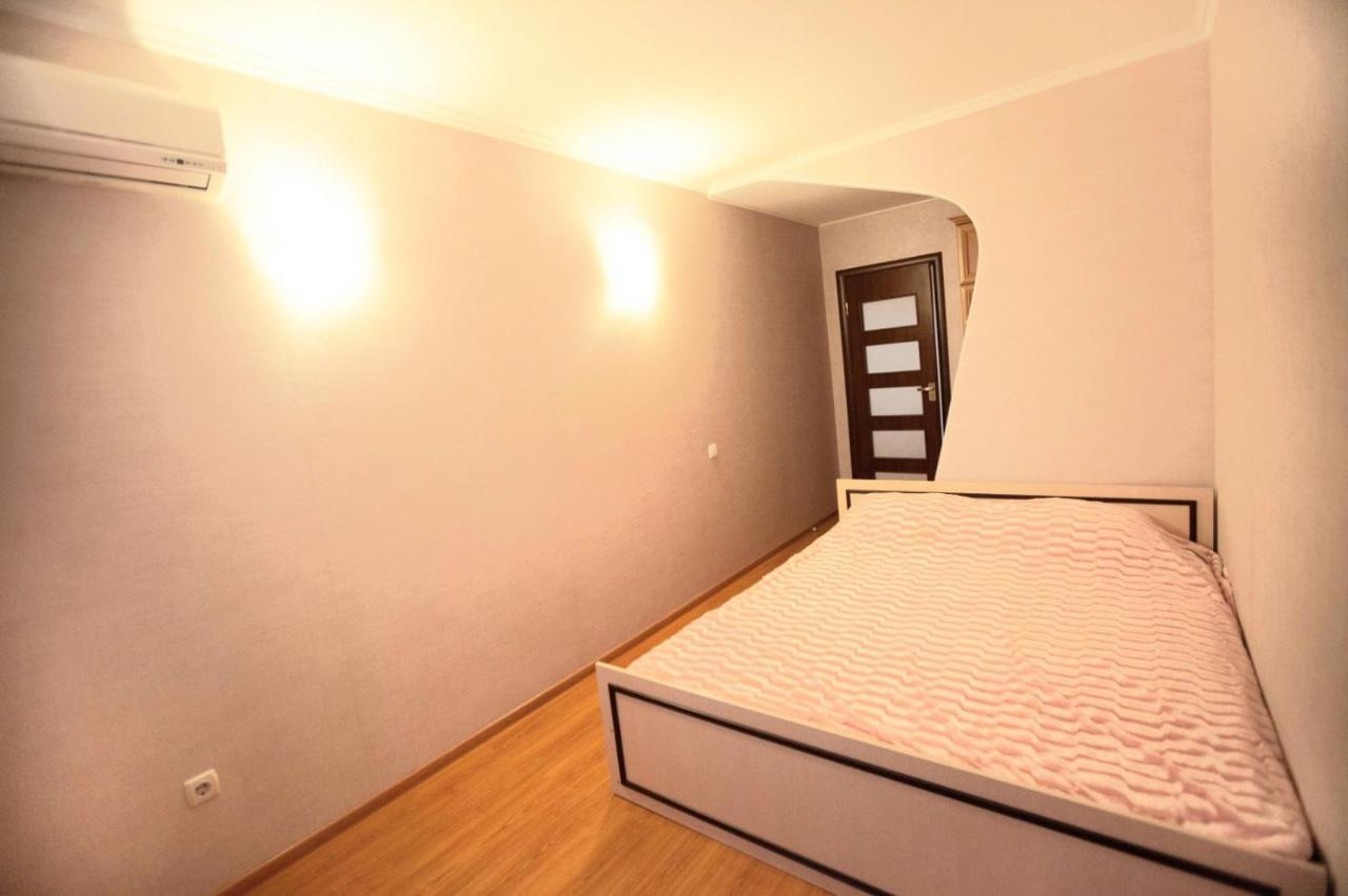 Двухкомнатная Квартира 300М От Моря Ул Парковая 18 Отчетные Док TTchornomorsk Extérieur photo