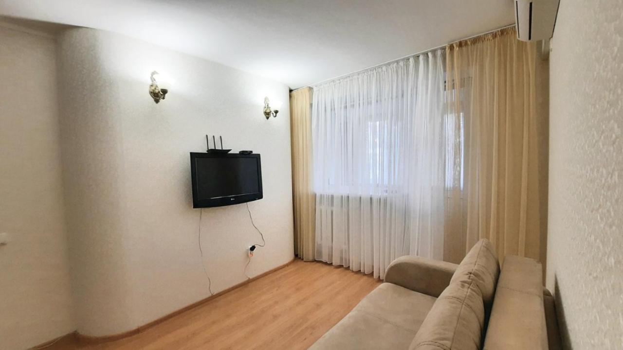 Двухкомнатная Квартира 300М От Моря Ул Парковая 18 Отчетные Док TTchornomorsk Extérieur photo